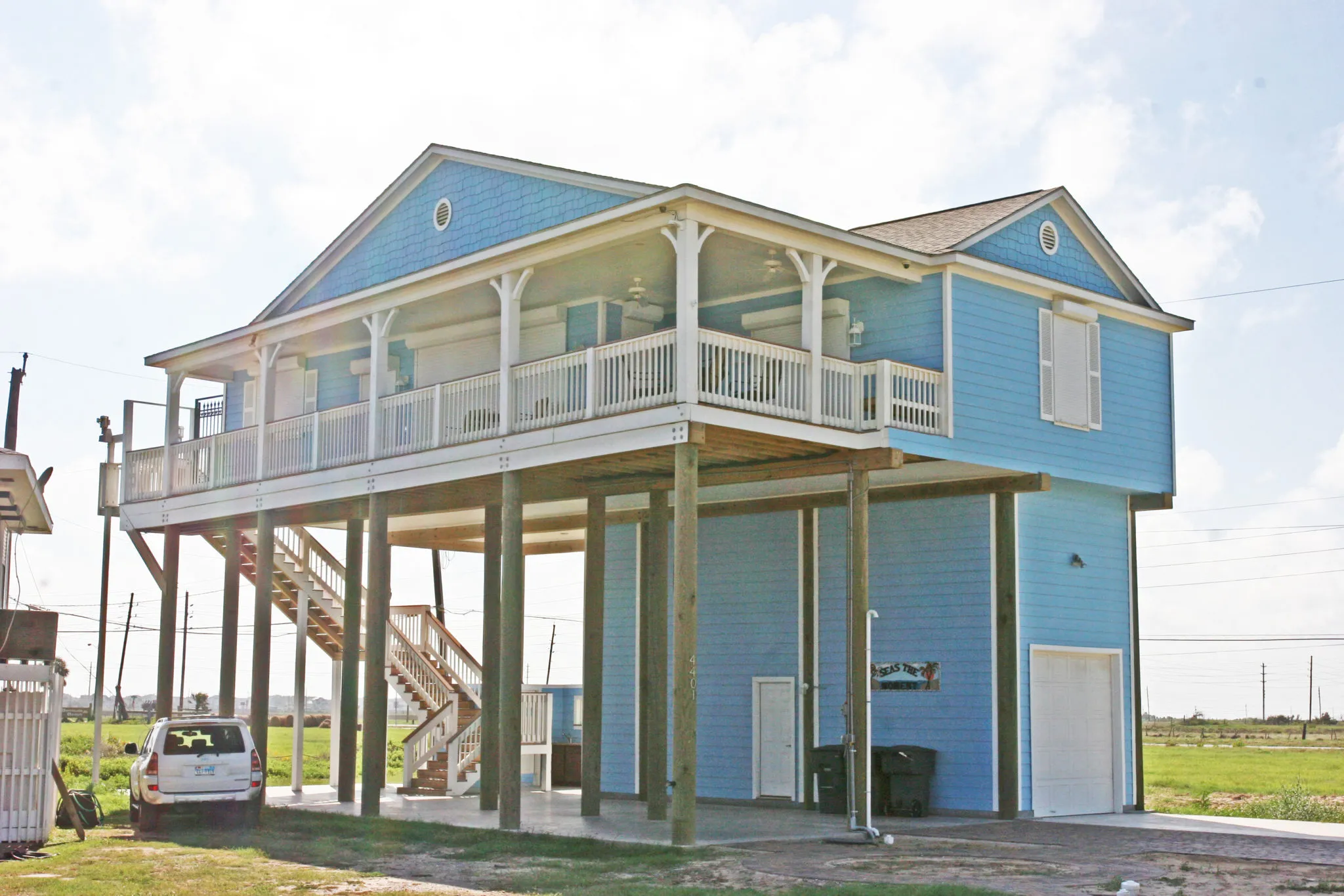 Beach home built on Gun Barrel Pilings®