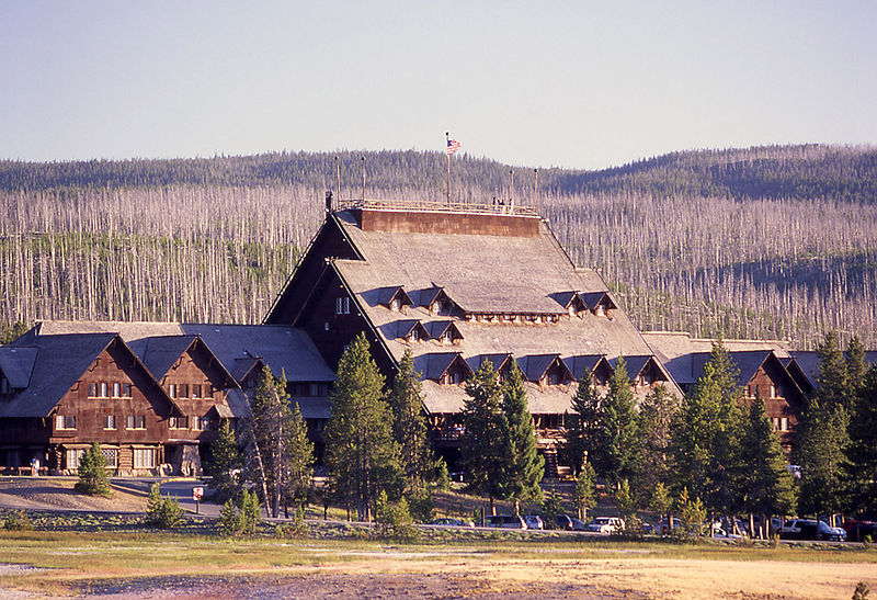 OLD FAITHFUL INN HOTEL